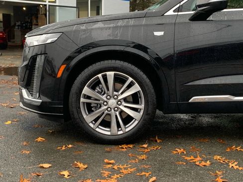 Certified 2025 Cadillac XT6 Premium Luxury image 11