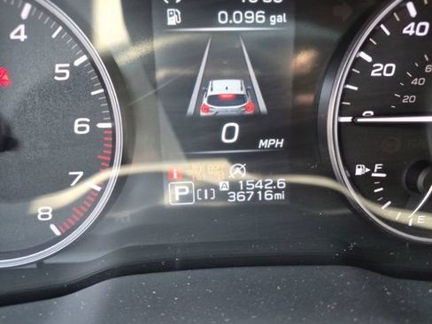 Used 2025 Subaru Crosstrek 2.5i Premium AWD/4WD image 9