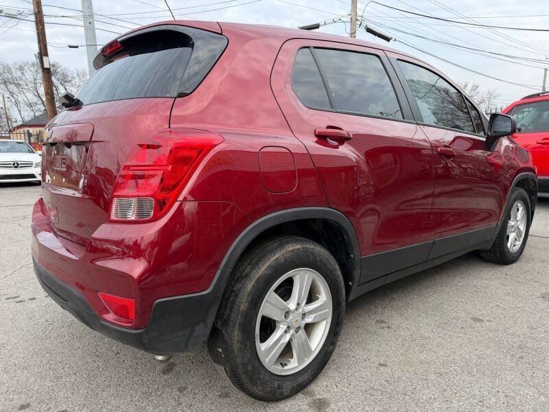 Used 2021 Chevrolet Trax LS FWD image 10