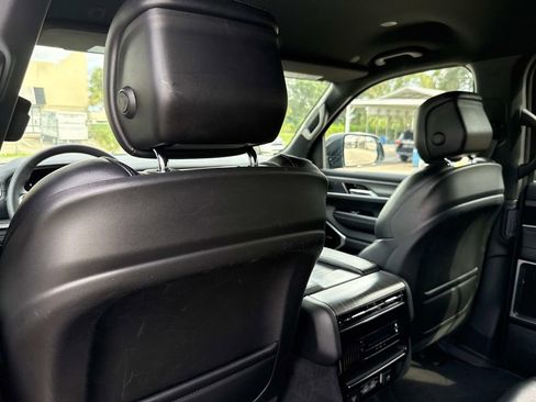 Used 2024 Jeep Wagoneer L Series II image 13