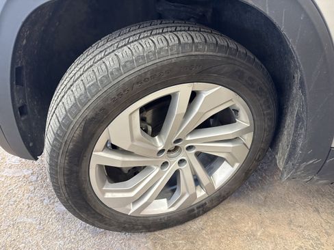 Used 2022 Volkswagen Atlas SE image 4