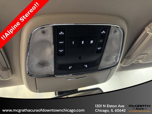 Used 2015 Chrysler 300 C image 30