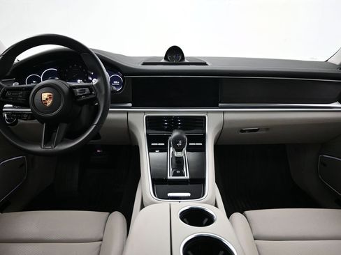 Used 2023 Porsche Panamera 4 Platinum Edition image 9