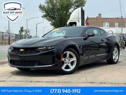 Used 2019 Chevrolet Camaro LT w/ Technology Package RWD image 1