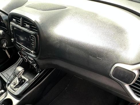 Used 2024 Kia Soul LX w/ Option Group 015 FWD image 11