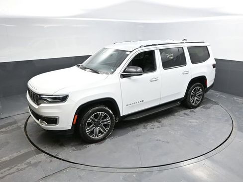 Used 2024 Jeep Wagoneer Series II image 43