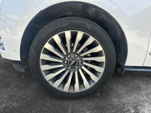 Used 2019 Lincoln Navigator L Reserve w/ Cargo Package AWD/4WD image 9