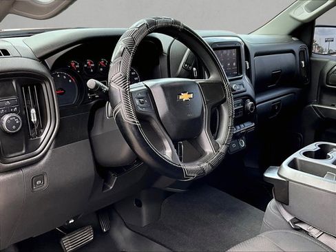 Used 2020 Chevrolet Silverado 1500 Custom w/ Custom Value Package image 14