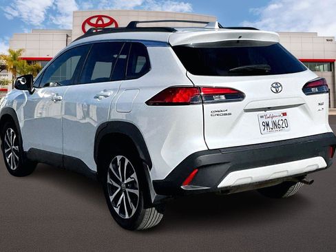 Certified 2024 Toyota Corolla Cross XLE image 2