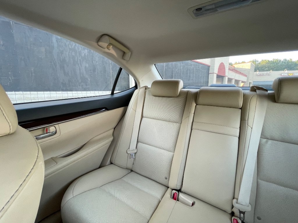 Used 2014 Lexus ES 350 w/ Premium Package FWD image 48