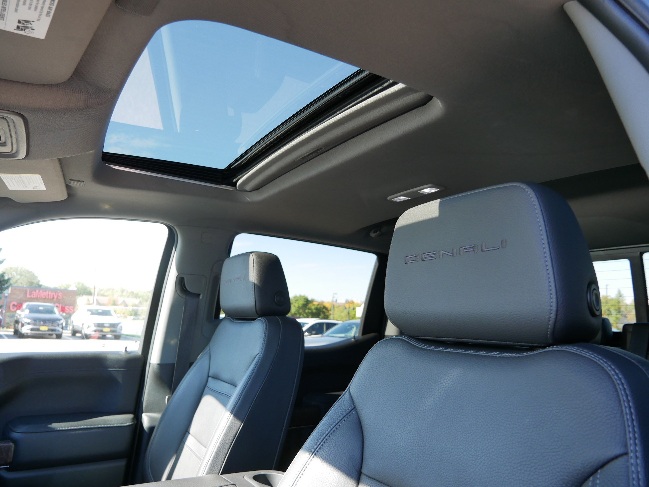 Used 2021 GMC Sierra 1500 Denali w/ Denali Ultimate Package AWD/4WD image 21