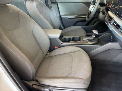 Used 2025 Kia K4 FWD image 35