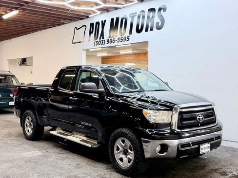 Used 2013 Toyota Tundra 4x4 Double Cab w/ Tow Pkg image 1