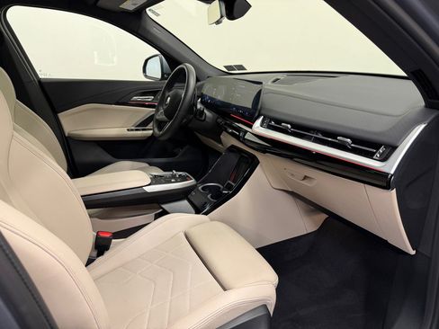 Used 2025 BMW X2 xDrive28i w/ M Sport Package AWD/4WD image 19