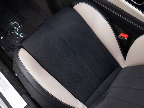 Certified 2023 Bentley Flying Spur Plug-In Hybrid AWD/4WD image 19