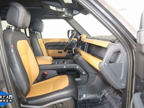 Used 2024 Land Rover Defender 110 X-Dynamic SE image 13