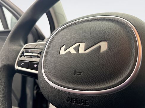 Used 2025 Kia Sorento LX FWD image 17