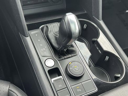 Used 2023 Volkswagen Atlas SEL R-Line image 33