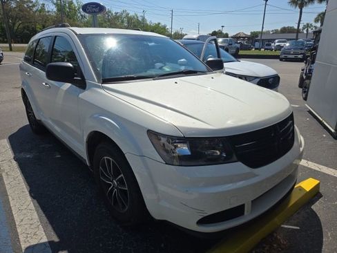 Used 2018 Dodge Journey SE w/ Blacktop Package image 4