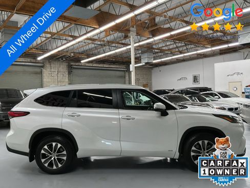 Used 2023 Toyota Highlander XLE AWD/4WD image 4