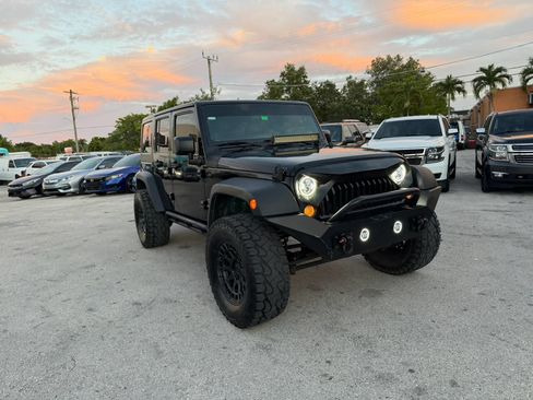 Used 2015 Jeep Wrangler Unlimited Sport w/ Quick Order Package 24S AWD/4WD image 3
