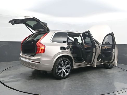 Certified 2024 Volvo XC90 B5 Plus image 39