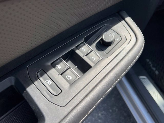 Used 2024 Volkswagen Atlas SEL AWD/4WD image 29