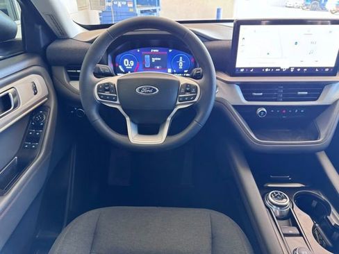 Certified 2025 Ford Explorer Active image 15