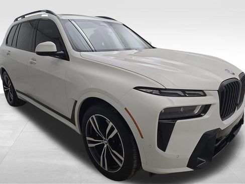 Certified 2024 BMW X7 xDrive40i w/ Executive Package image 2