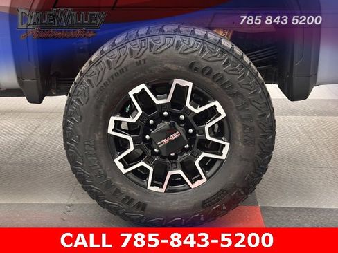 Certified 2025 GMC Sierra 2500 AT4X image 28