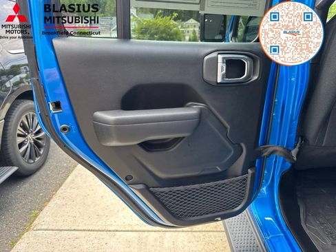 Used 2024 Jeep Wrangler Unlimited w/ Convenience Group AWD/4WD image 40