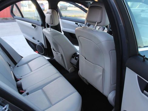 Used 2013 Mercedes-Benz C 250 Sedan image 10