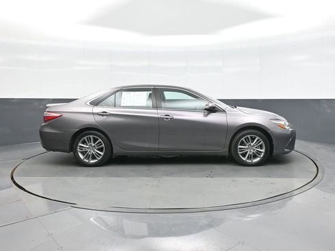 Used 2015 Toyota Camry SE image 8