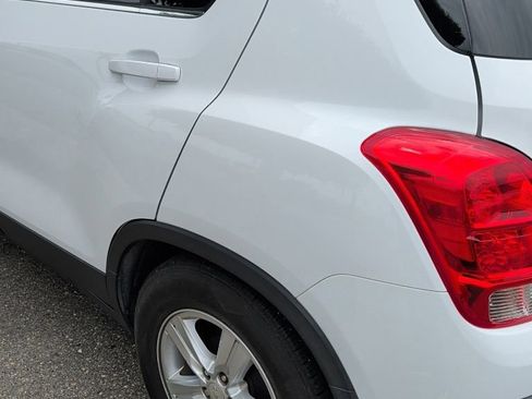 Used 2016 Chevrolet Trax LT w/ LT Convenience Package FWD image 6
