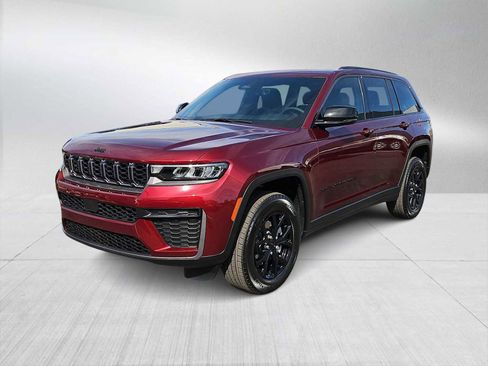 New 2026 Jeep Grand Cherokee Altitude image 4