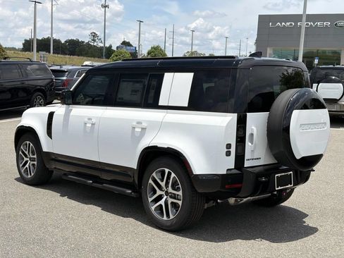 New 2026 Land Rover Defender 110 X-Dynamic SE AWD/4WD image 3