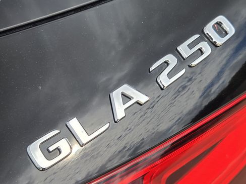 Used 2021 Mercedes-Benz GLA 250 4MATIC image 31