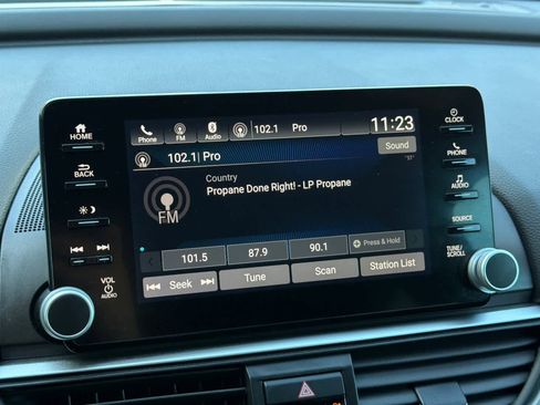 Used 2018 Honda Accord Sport image 17