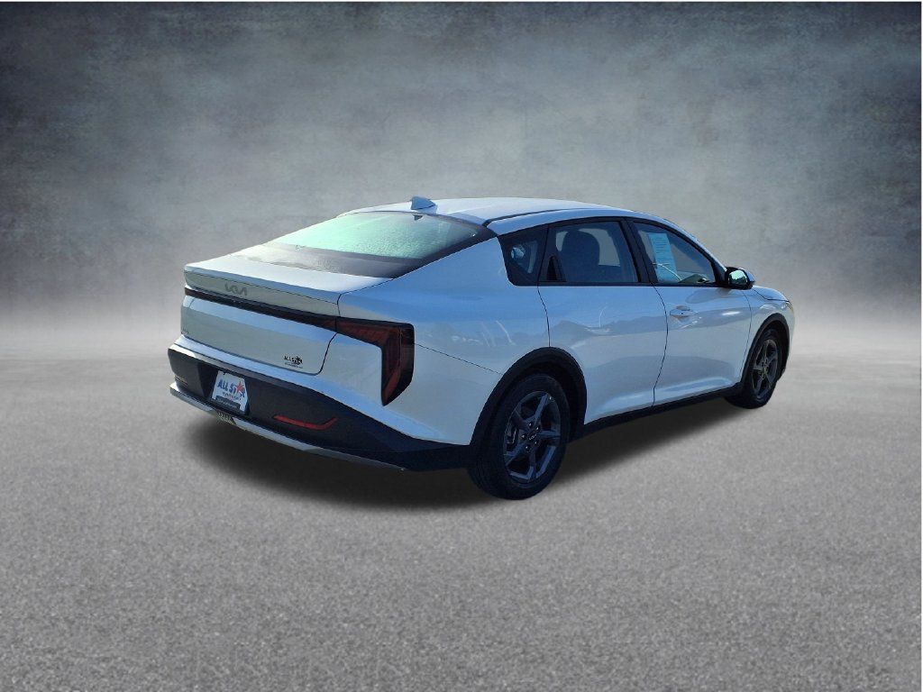 Used 2025 Kia K4 FWD image 7