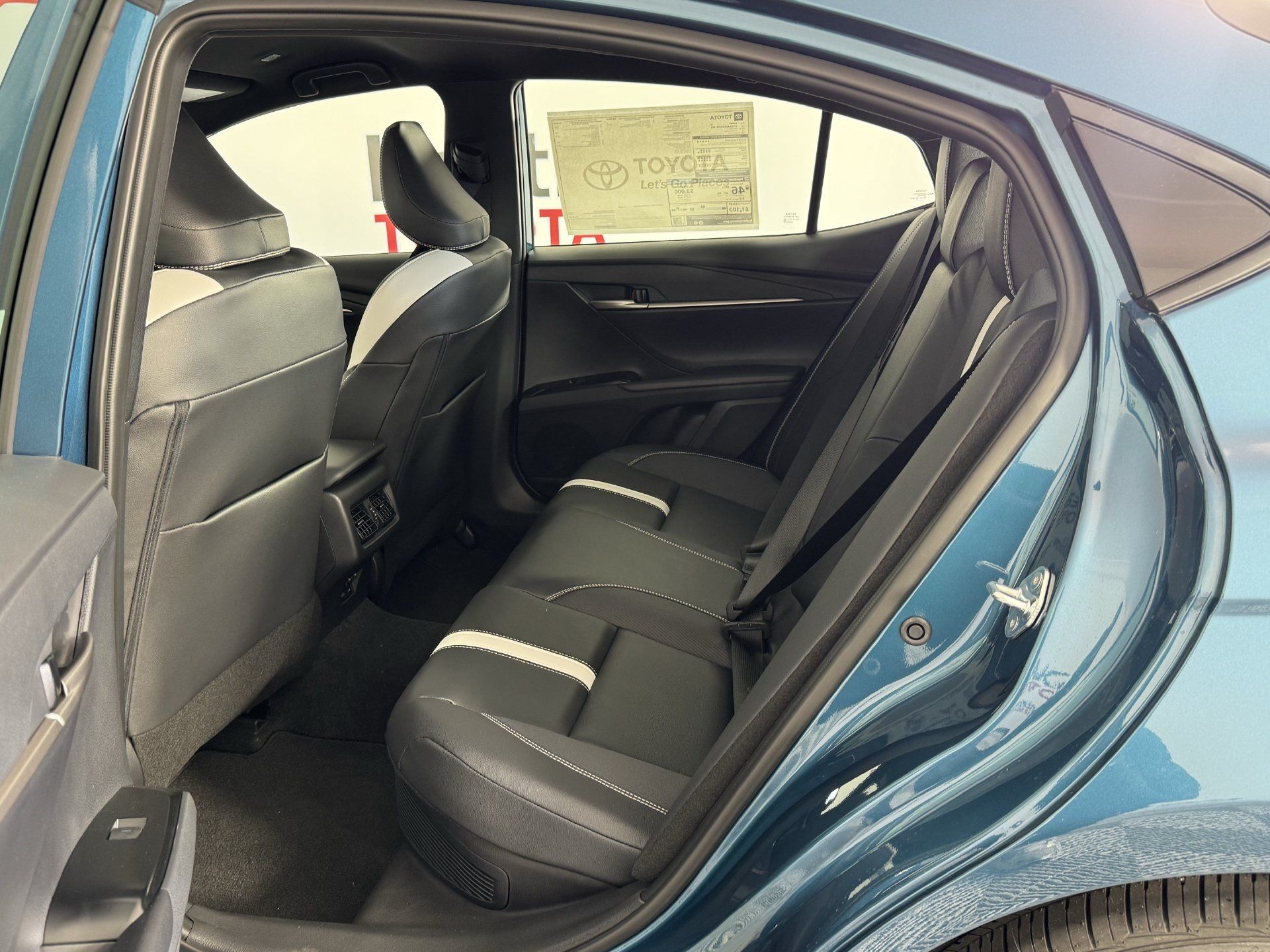 New 2026 Toyota Camry SE w/ Convenience Package FWD image 6