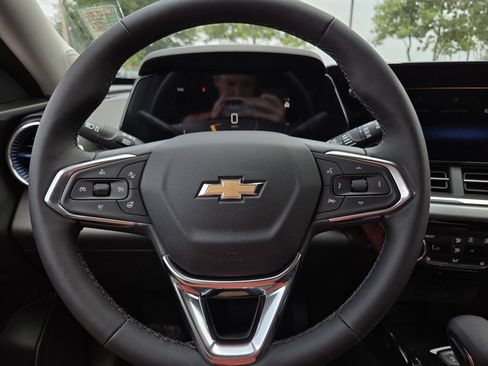 New 2026 Chevrolet Trax LT w/ Driver Confidence Package FWD image 22