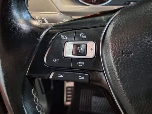 Used 2021 Volkswagen Tiguan SE R-Line image 28