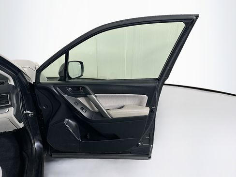 Used 2018 Subaru Forester 2.5i Premium image 30