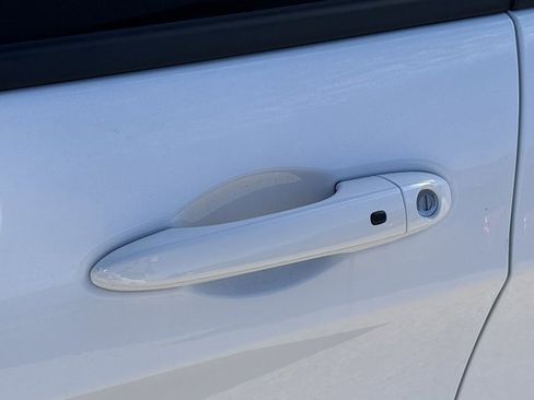 Used 2018 Jeep Cherokee Trailhawk image 13