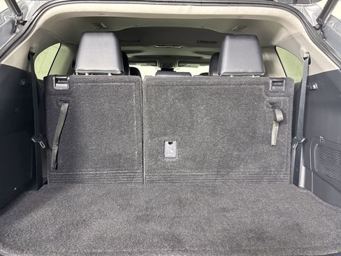 Used 2023 Toyota Highlander Limited image 25