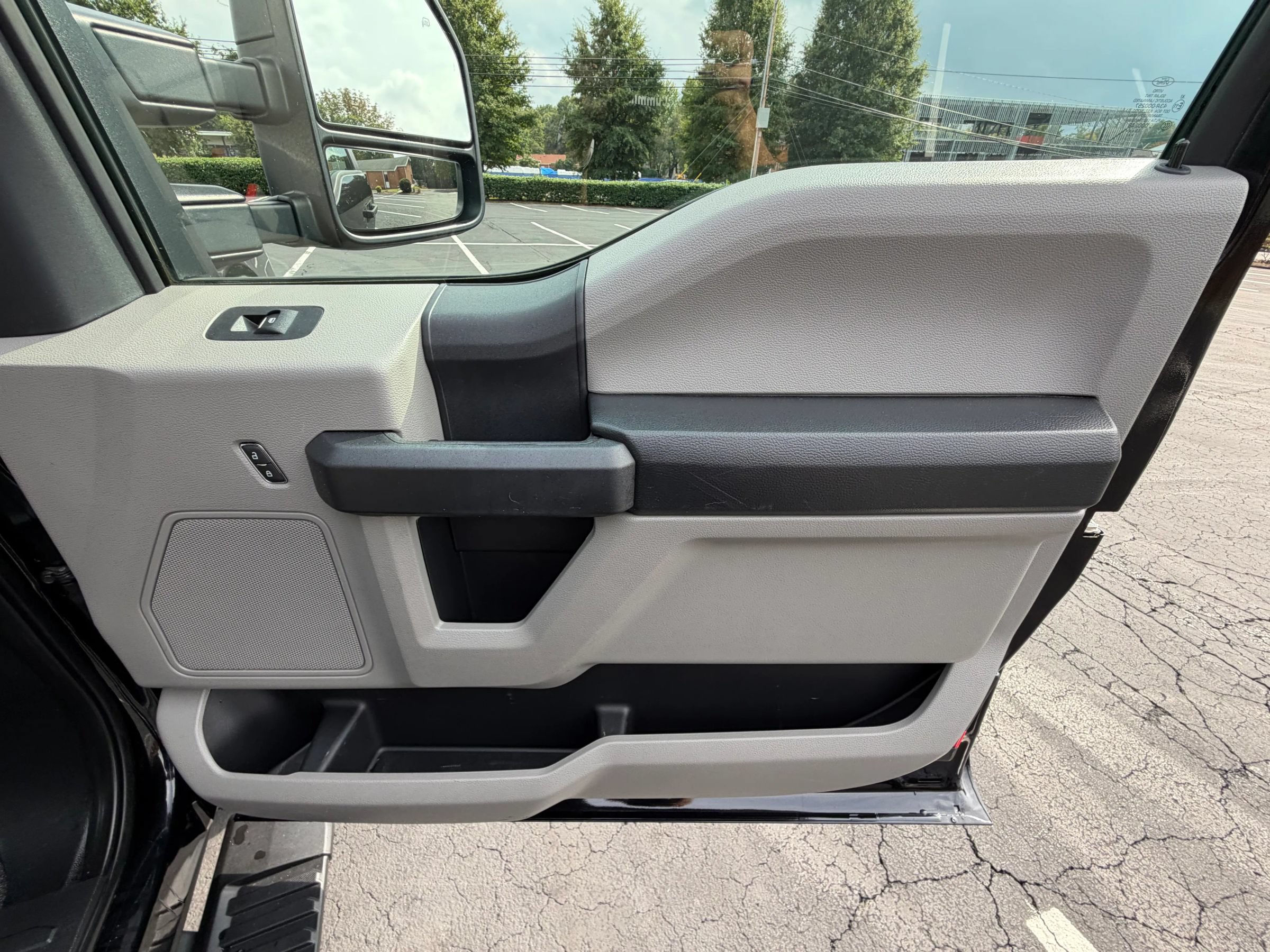 Used 2019 Ford F250 XL w/ Power Equipment Group AWD/4WD image 16