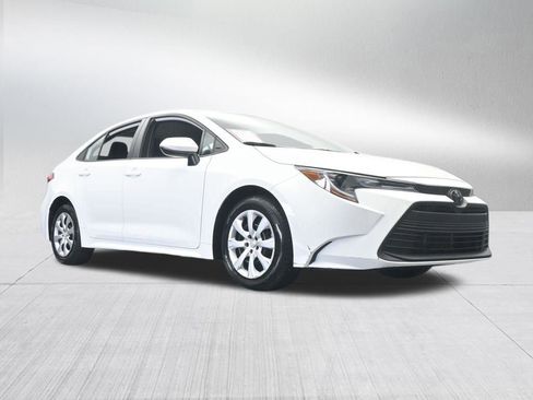 Used 2024 Toyota Corolla LE image 61