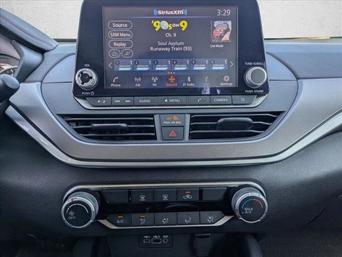 Used 2025 Nissan Altima 2.5 SR image 14