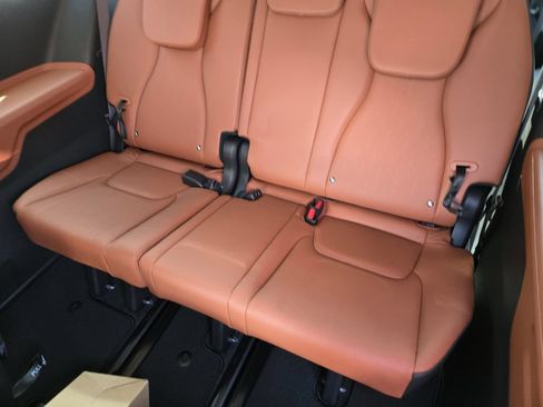 New 2026 Kia Carnival SX w/ SX Dark Edition Package FWD image 20