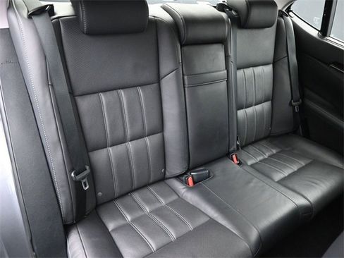 Used 2016 Lexus ES 300h image 38